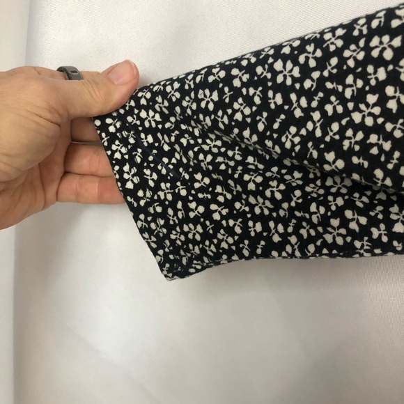 J. Jill V Neck Long Sleeve Tee Shirt Floral Border Print Soft Comfy - Picture 5 of 8